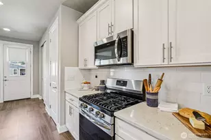 13149 E 188th Ave, Bonney Lake, WA 98391 - Photo 5