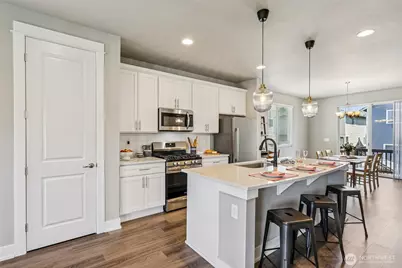 13149 E 188th Avenue, Bonney Lake, WA 98391 - Photo 3