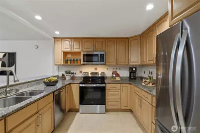 6479 137th Avenue NE #364, Redmond, WA 98052 - Photo 7