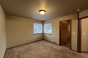 512 N 4th Ave SW, Tumwater, WA 98512 - Photo 7