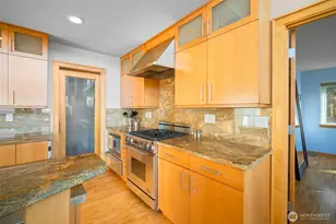 106 N State St, Bellingham, WA 98225 - Photo 13