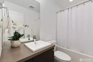 124 20th Ave, Seattle, WA 98122 - Photo 9