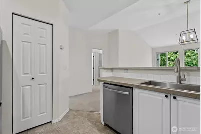 12712 Admiralty Way #G304, Everett, WA 98204 - Photo 5