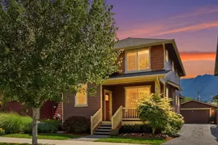 759 NE 2nd St, North Bend, WA 98045 - Photo 1