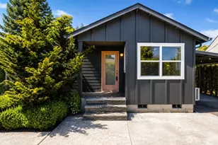 3051 Oak St, Longview, WA 98632 - Photo 3