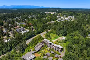 620 NE Vineyard Ln, Bainbridge Island, WA 98110 - Photo 25
