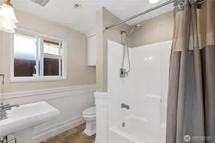 8002 55th Ave Ct E, Puyallup, WA 98371 - Photo 17