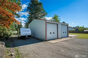12217 Waller Rd E, Tacoma, WA 98446 - Photo 3