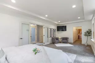 7626 NE 8th St, Medina, WA 98039 - Photo 17