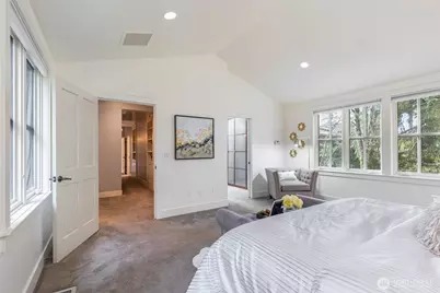 7626 NE 8th Street, Medina, WA 98039 - Photo 23