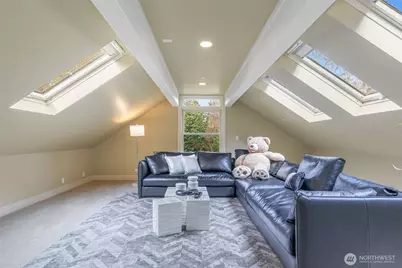 7626 NE 8th Street, Medina, WA 98039 - Photo 21