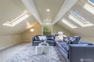 7626 NE 8th St, Medina, WA 98039 - Photo 21