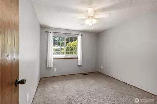 960 NE Melanie Ct, Bremerton, WA 98311 - Photo 15