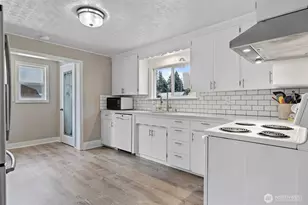 706 Harrison St, Sumner, WA 98390 - Photo 3