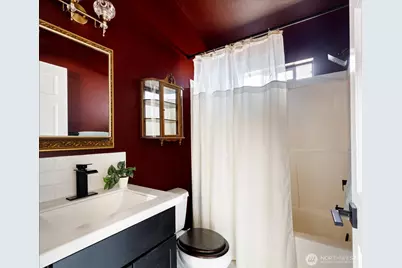 475 SE Barrington Drive #B, Oak Harbor, WA 98277 - Photo 11