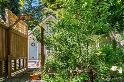 13337 25th Avenue NE, Seattle, WA 98125 - Photo 1
