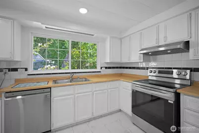 2282 Yew Street #C1, Bellingham, WA 98229 - Photo 7