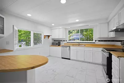 2282 Yew Street #C1, Bellingham, WA 98229 - Photo 5
