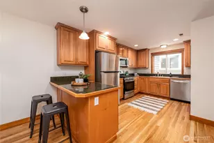 8517 Stone Ave N, Seattle, WA 98103 - Photo 5