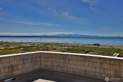 7532 Maxwelton Beach Lane, Clinton, WA 98236 - Photo 5