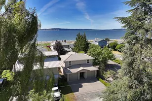 7532 Maxwelton Beach Ln, Clinton, WA 98236 - Photo 9