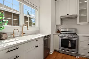 830 NE 59th St, Seattle, WA 98105 - Photo 15