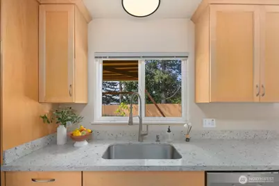 16715 116th Place SE, Renton, WA 98058 - Photo 11