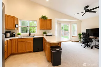 219 7th Street NE, Puyallup, WA 98372 - Photo 9