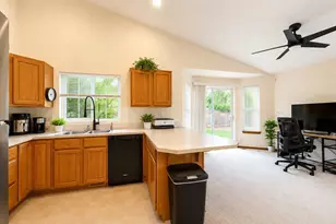 219 7th St NE, Puyallup, WA 98372 - Photo 9