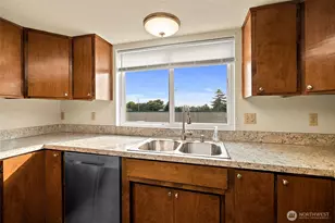 2516 Rockefeller Ave, Everett, WA 98201 - Photo 9