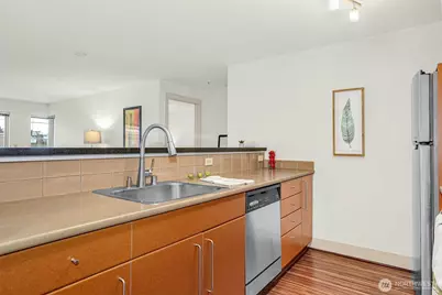1550 Eastlake Avenue E #203, Seattle, WA 98102 - Photo 23