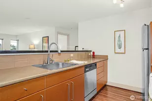 1550 Eastlake Ave E, Seattle, WA 98102 - Photo 23