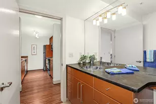 1550 Eastlake Ave E, Seattle, WA 98102 - Photo 17