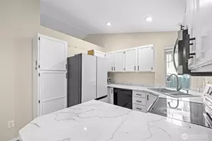 9735 S 222nd St, Kent, WA 98031 - Photo 7