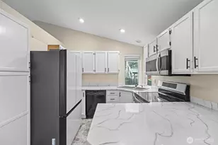 9735 S 222nd St, Kent, WA 98031 - Photo 5