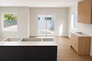 4909 SW Canada Dr, Seattle, WA 98136 - Photo 7