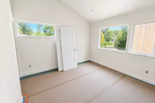 4909 SW Canada Dr, Seattle, WA 98136 - Photo 9