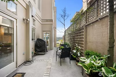 1958 Harvard Avenue E #201, Seattle, WA 98102 - Photo 5