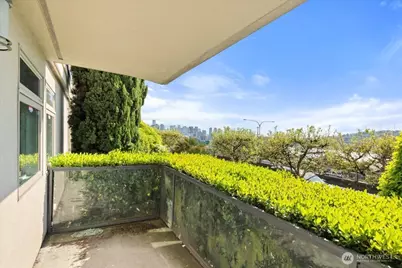 1958 Harvard Avenue E #201, Seattle, WA 98102 - Photo 25