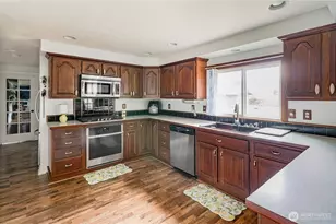 210 Shadow Ln NE, Olympia, WA 98506 - Photo 9