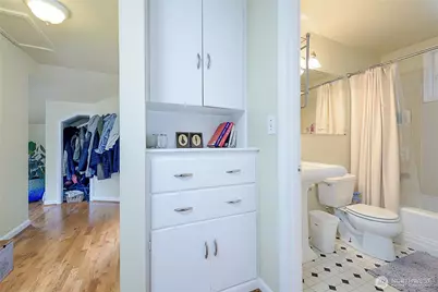 910 E Prospect Street, Seattle, WA 98102 - Photo 17