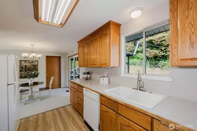 12712 1st Avenue Ct E, Tacoma, WA 98445 - Photo 13
