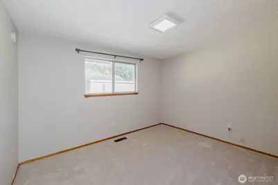 12712 1st Avenue Ct E, Tacoma, WA 98445 - Photo 17