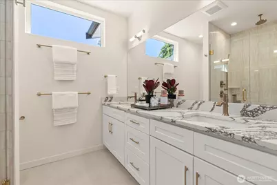 13702 37th Avenue NE, Seattle, WA 98125 - Photo 17
