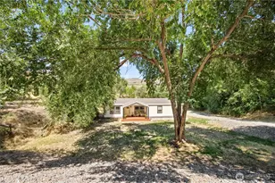 329 E Franklin St, Chelan, WA 98816 - Photo 3