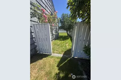 8205 S Bell St Street, Tacoma, WA 98408 - Photo 9
