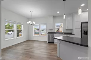 226 E Orange Ave, Burlington, WA 98233 - Photo 5