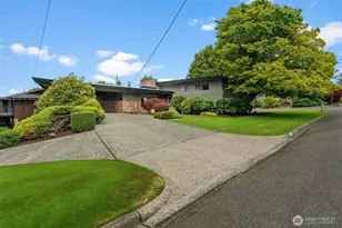 6901 N 18th St, Tacoma, WA 98406 - Photo 1