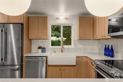 3613 40th Avenue W, Seattle, WA 98199 - Photo 9