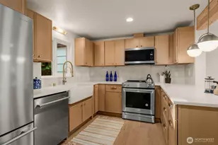 3613 40th Ave W, Seattle, WA 98199 - Photo 15